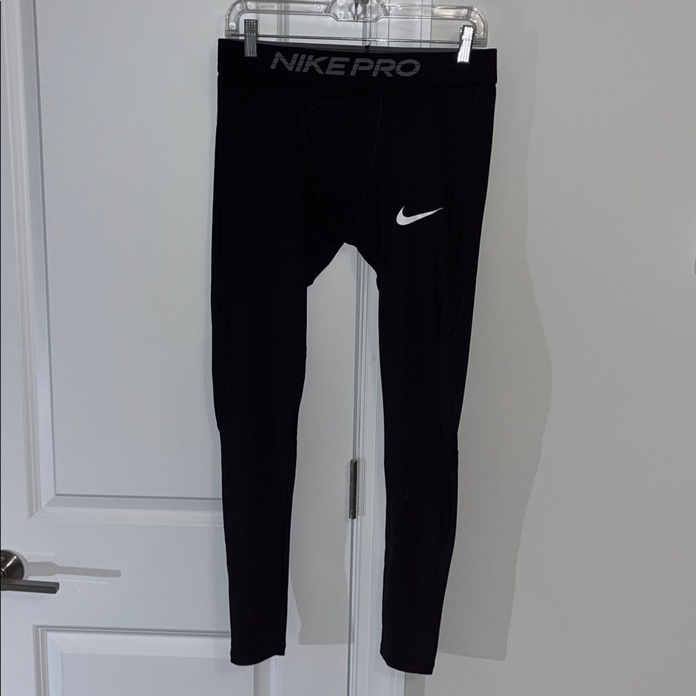 Nike Black PRO Tight Fit Compression tapered workout yoga style tights leggings